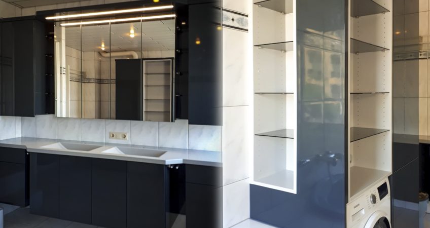 Dunkle Badmöbel mit Spiegelschrank und LED-Beleuchtung