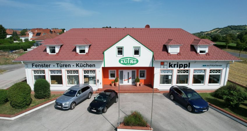 Schauraum der ROKU Tischlerei GmbH und Fenster Kutro GmbH in Rohrbach“