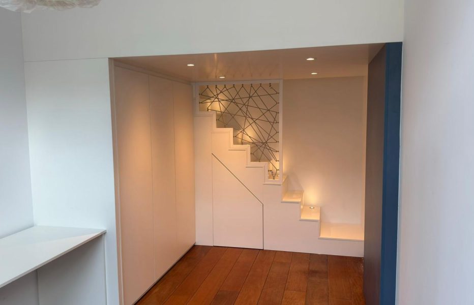 Zwei Kinderzimmer mit Galerie und Stauraum Zwei Kinderzimmer mit Galerie und Stauraum