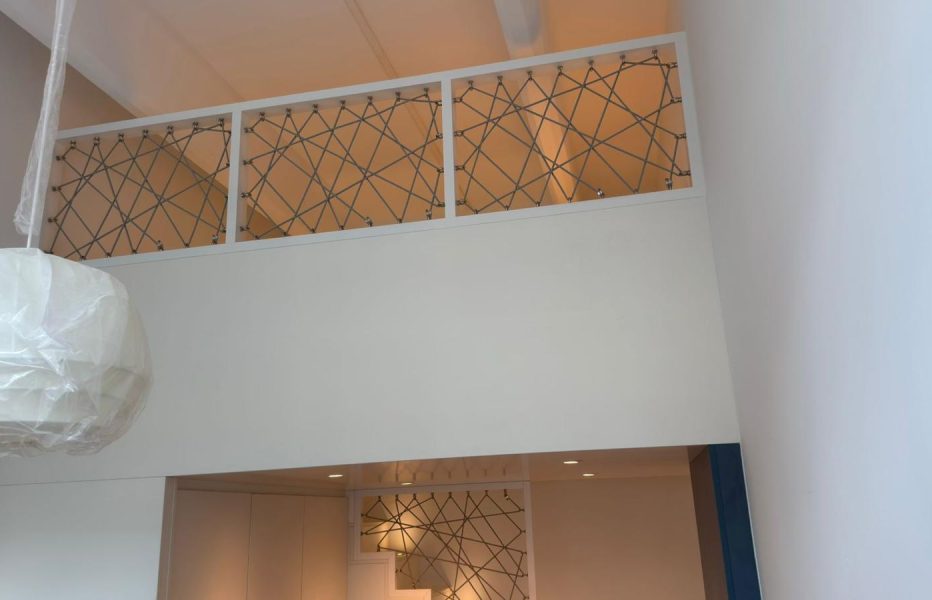 Zwei Kinderzimmer mit Galerie und Stauraum Zwei Kinderzimmer mit Galerie und Stauraum